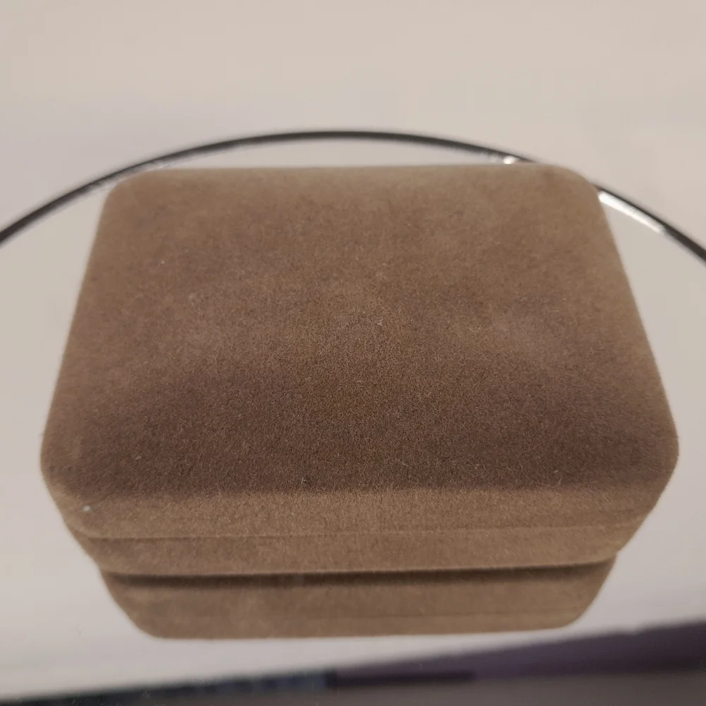 Nolan Miller Earrings - Poinsettia Rhinestone - Never Worn - Original Box - Picture 6 of 6